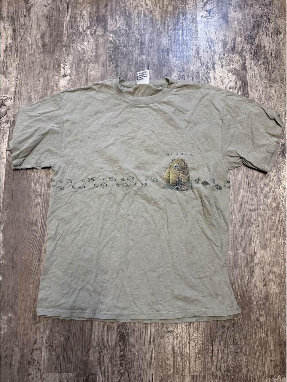 Vintage Sansegal Alaska Bear Graphic T Shirt Mens Large Green Paw Print All Over